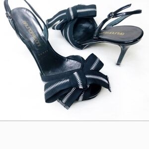 BRUNO FRISONI Black Fabric & Patent Leather Zipper Bow Peep Toe Sandals 8